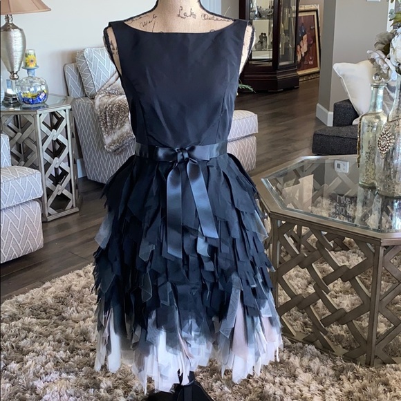 Oscar de la Renta Dresses & Skirts - ❤️Host Pick❤️ Authentic Oscar de la Renta Dress